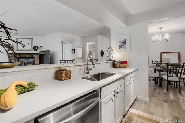 12093 W Cross Drive 107, Littleton, CO 80127