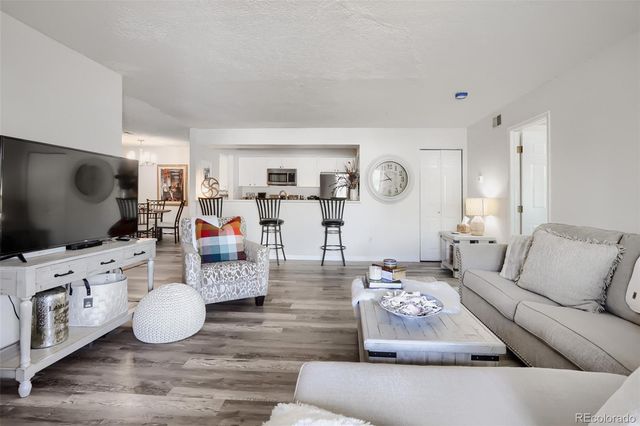 12093 W Cross Drive 107, Littleton, CO 80127