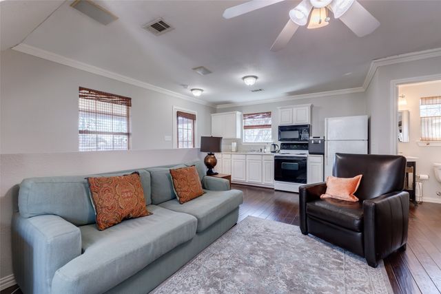 6908 Lakeshore Drive, Dallas, TX 75214