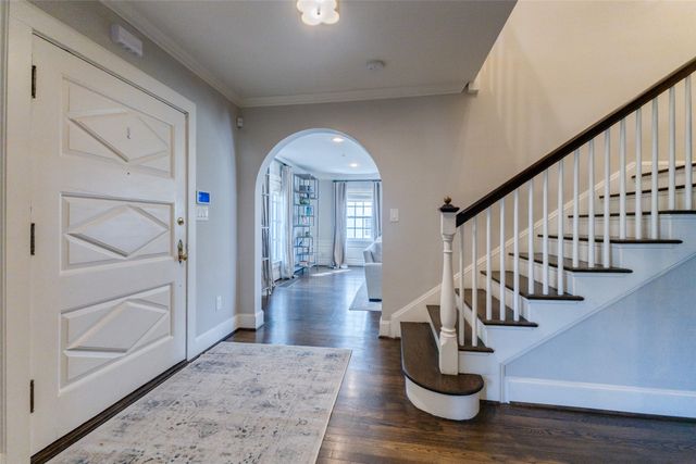 6908 Lakeshore Drive, Dallas, TX 75214