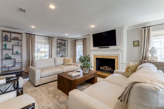 6908 Lakeshore Drive, Dallas, TX 75214