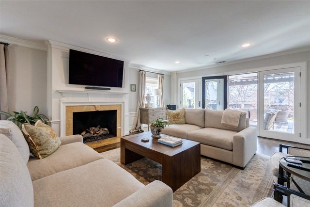 6908 Lakeshore Drive, Dallas, TX 75214