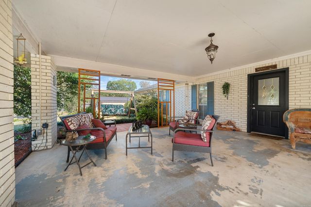 209 Fortress Lane, Hot Springs, AR 71913