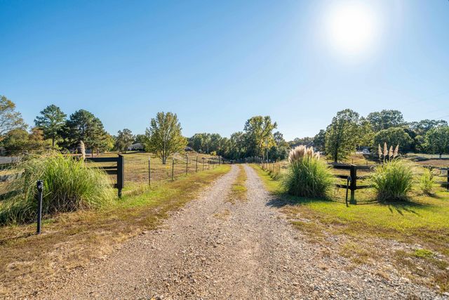 209 Fortress Lane, Hot Springs, AR 71913