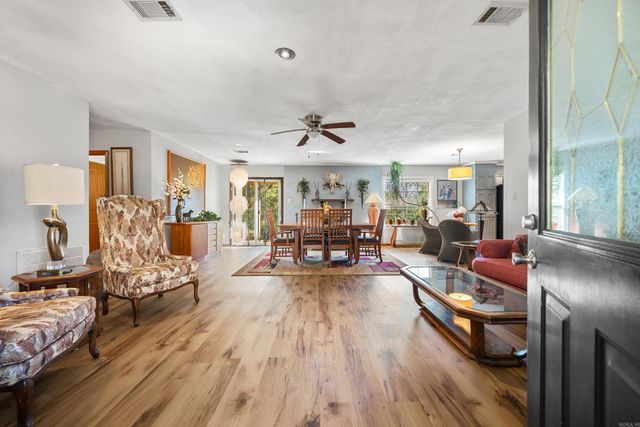209 Fortress Lane, Hot Springs, AR 71913