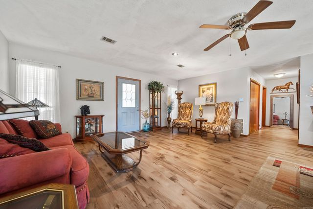 209 Fortress Lane, Hot Springs, AR 71913