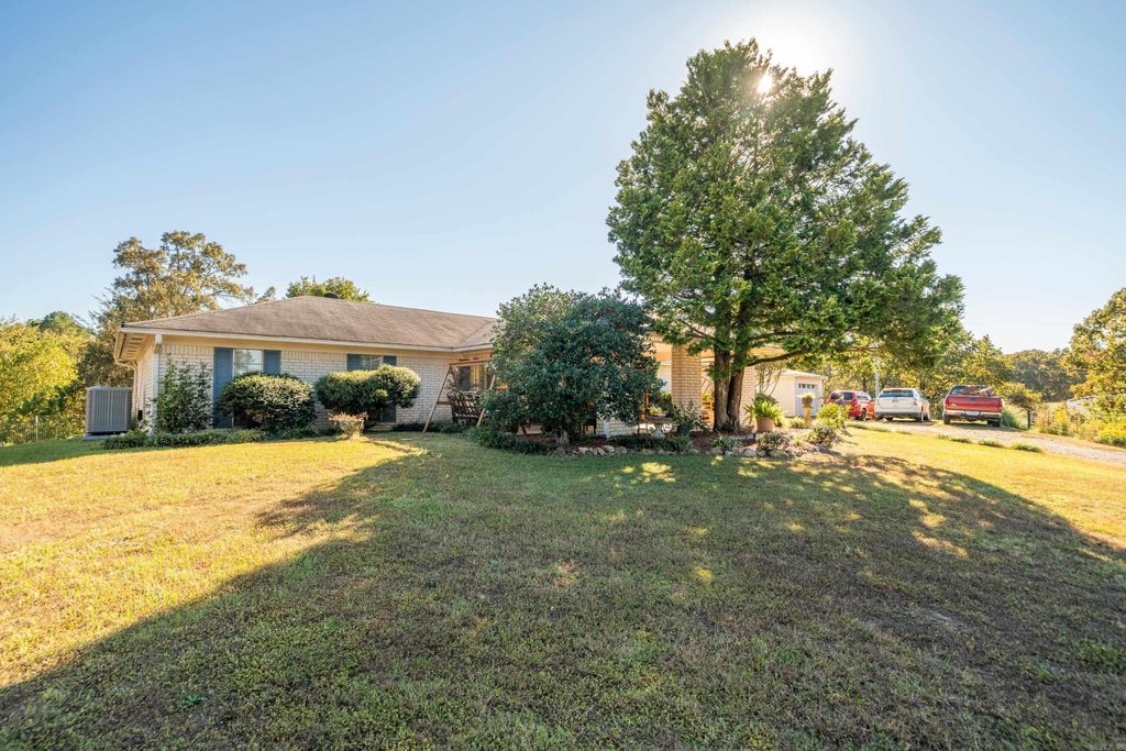 209 Fortress Lane, Hot Springs, AR 71913