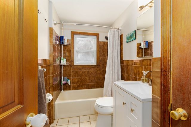 839 Lincoln St, Franklin, MA 02038