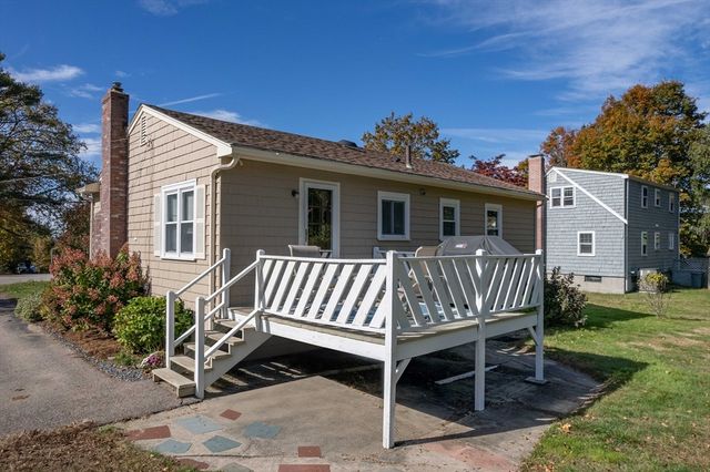 839 Lincoln St, Franklin, MA 02038