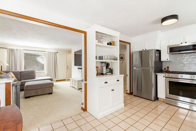 839 Lincoln St, Franklin, MA 02038