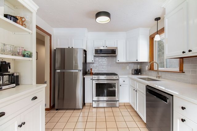 839 Lincoln St, Franklin, MA 02038