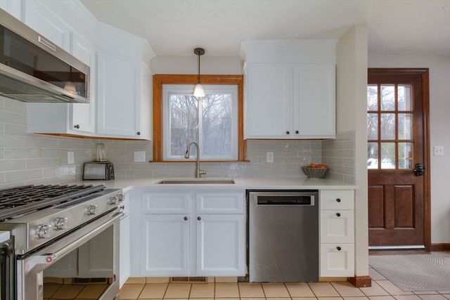 839 Lincoln St, Franklin, MA 02038