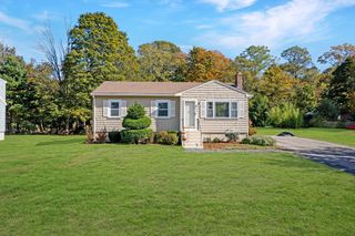 839 Lincoln St, Franklin, MA 02038