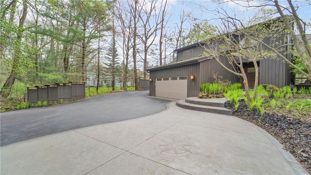 182 Park Rd Road, Perinton, NY 14534