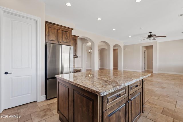 1913 W Laurie Lane, San Tan Valley, AZ 85144