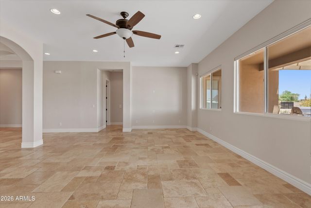 1913 W Laurie Lane, San Tan Valley, AZ 85144