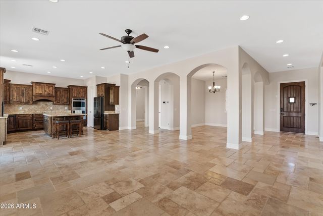 1913 W Laurie Lane, San Tan Valley, AZ 85144