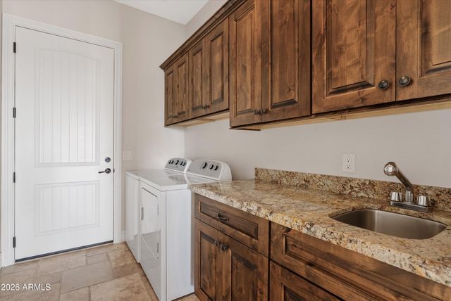 1913 W Laurie Lane, San Tan Valley, AZ 85144