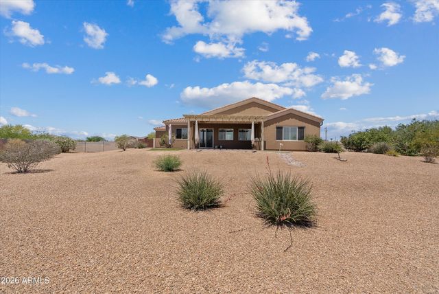 1913 W Laurie Lane, San Tan Valley, AZ 85144