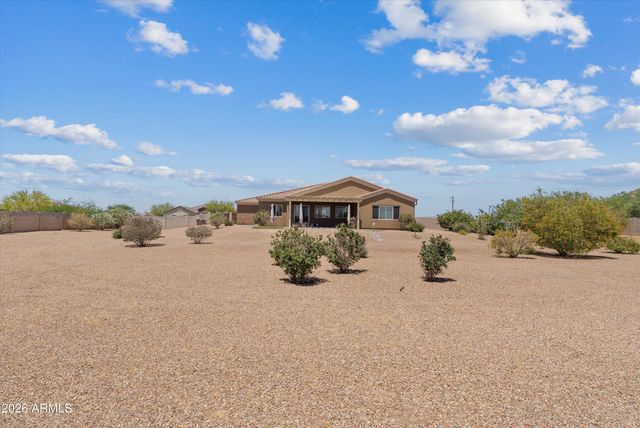 1913 W Laurie Lane, San Tan Valley, AZ 85144
