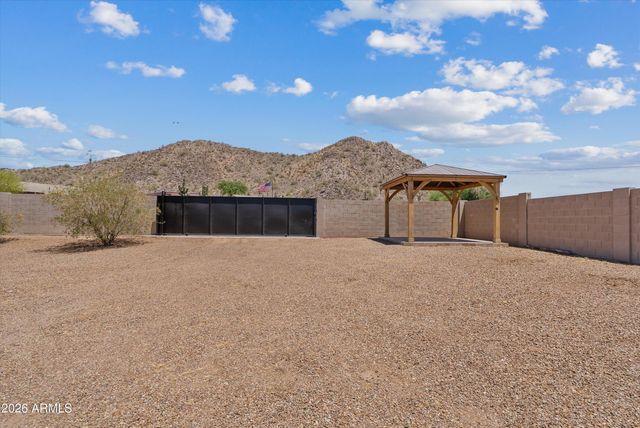 1913 W Laurie Lane, San Tan Valley, AZ 85144