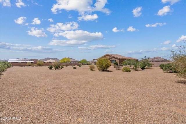 1913 W Laurie Lane, San Tan Valley, AZ 85144
