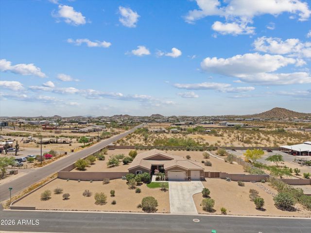 1913 W Laurie Lane, San Tan Valley, AZ 85144