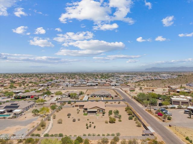 1913 W Laurie Lane, San Tan Valley, AZ 85144