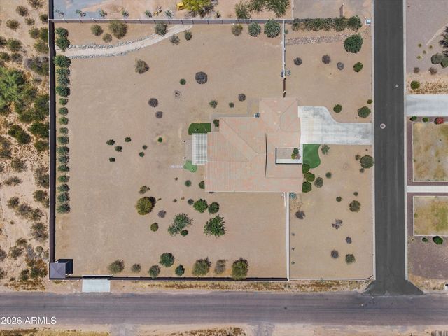 1913 W Laurie Lane, San Tan Valley, AZ 85144