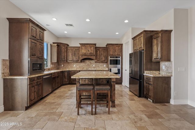 1913 W Laurie Lane, San Tan Valley, AZ 85144