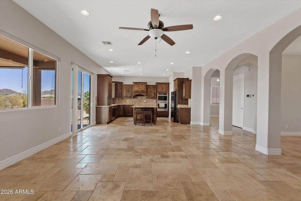 Image 15 of property listing at 1913 W Laurie Lane, San Tan Valley, AZ 85144