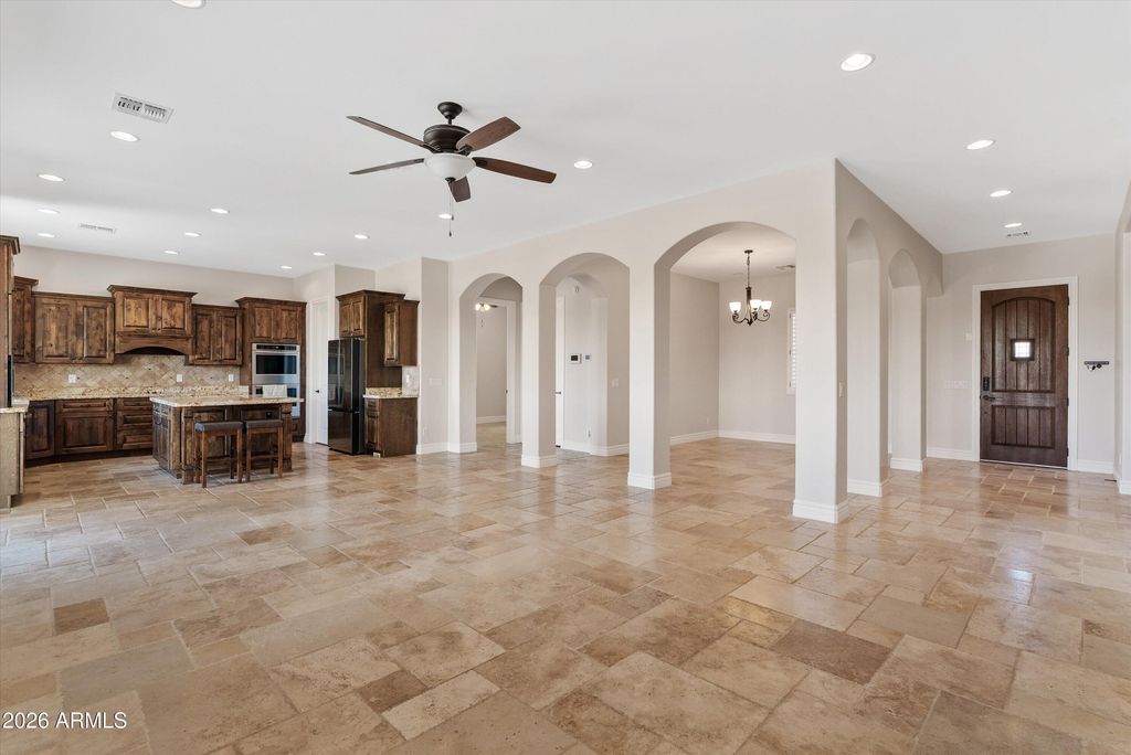 Image 16 of property listing at 1913 W Laurie Lane, San Tan Valley, AZ 85144