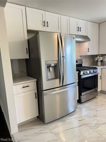 4348 Martin, Warren, MI 48092