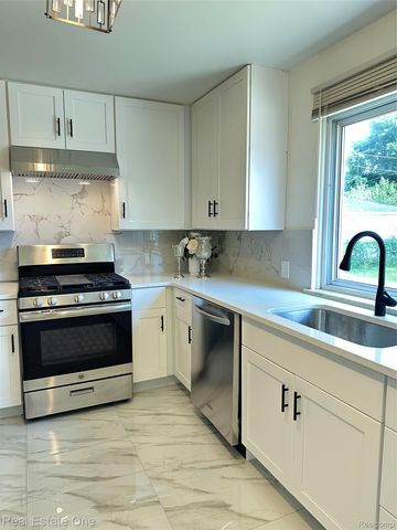 4348 Martin, Warren, MI 48092