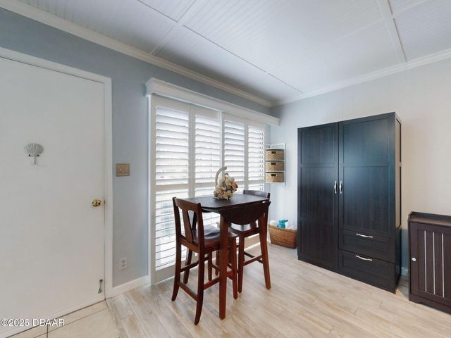 335 N Causeway Apt E5, New Smyrna Beach, FL 32169