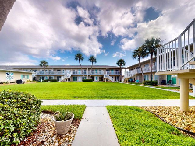 335 N Causeway Apt E5, New Smyrna Beach, FL 32169