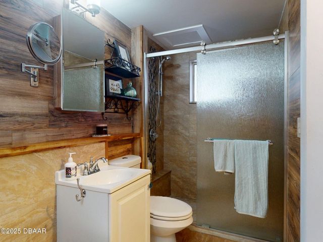 335 N Causeway Apt E5, New Smyrna Beach, FL 32169