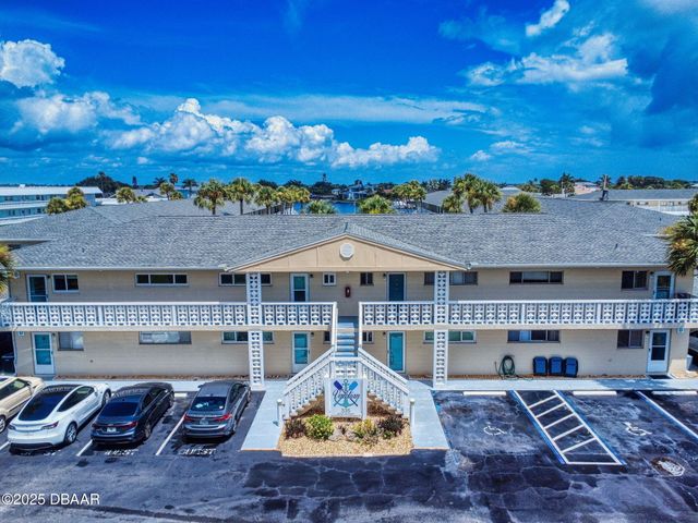 335 N Causeway Apt E5, New Smyrna Beach, FL 32169