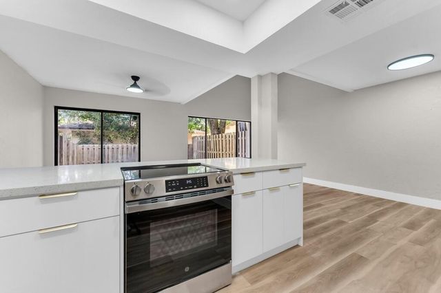 4281 NW 76th Avenue, Davie, FL 33328