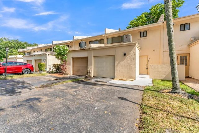 4281 NW 76th Avenue, Davie, FL 33328
