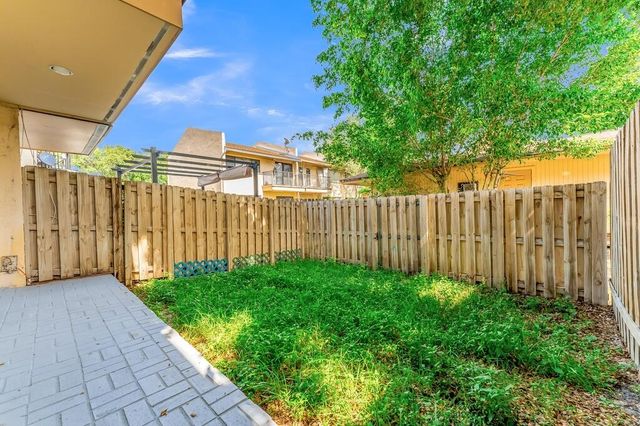 4281 NW 76th Avenue, Davie, FL 33328