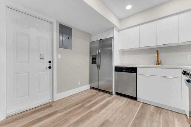 4281 NW 76th Avenue, Davie, FL 33328
