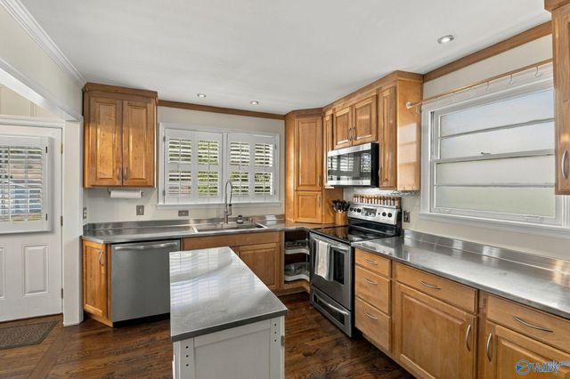 1015 Ward Avenue NE, Huntsville, AL 35801