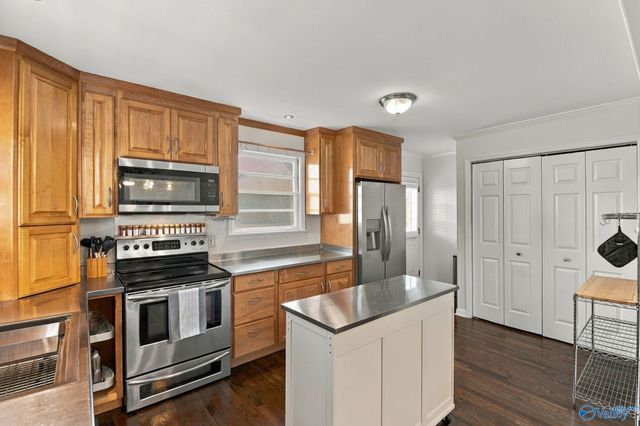 1015 Ward Avenue NE, Huntsville, AL 35801