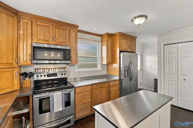 1015 Ward Avenue NE, Huntsville, AL 35801