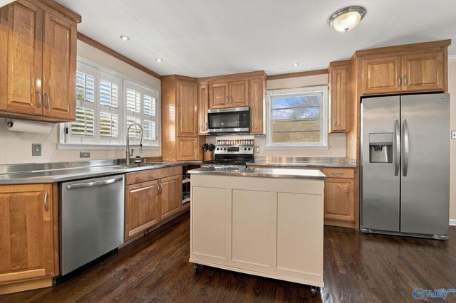 1015 Ward Avenue NE, Huntsville, AL 35801