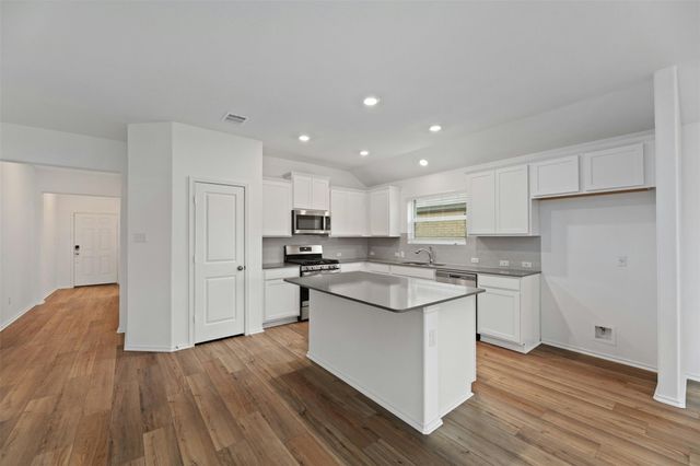 443 Sebring CIR, Hutto, TX 78634