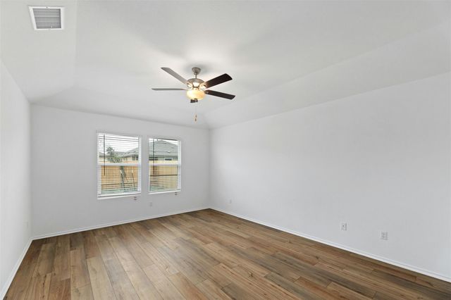 443 Sebring CIR, Hutto, TX 78634