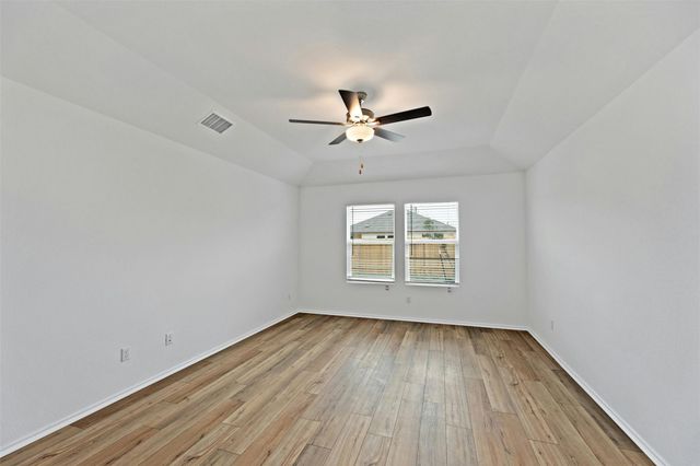 443 Sebring CIR, Hutto, TX 78634