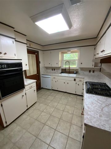 405 Azalea Drive, Baytown, TX 77520